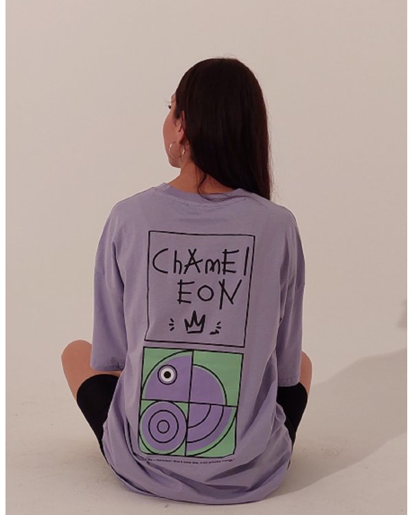 Chamellon Tasarımlı Lila Renkli Oversize Tişört