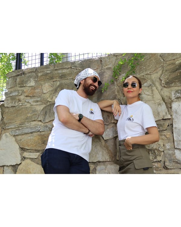 İYE'S  Beyaz Unisex Kamp Nakış Model Tshirt 