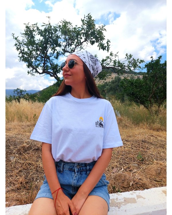 İYE'S  Beyaz Unisex Kamp Nakış Model Tshirt 